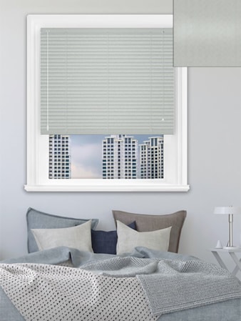 Shiny Silver 25mm Aluminium Venetian Blind Shiny Silver 25mm Aluminium Venetian Blind