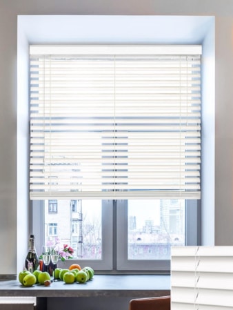 Clean White Wood Grain Faux Wood Venetian Blind Clean White Wood Grain Faux Wood Venetian Blind