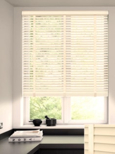 Warm White Real Wood Venetian Blind With Tapes Warm White Real Wood Venetian Blind With Tapes