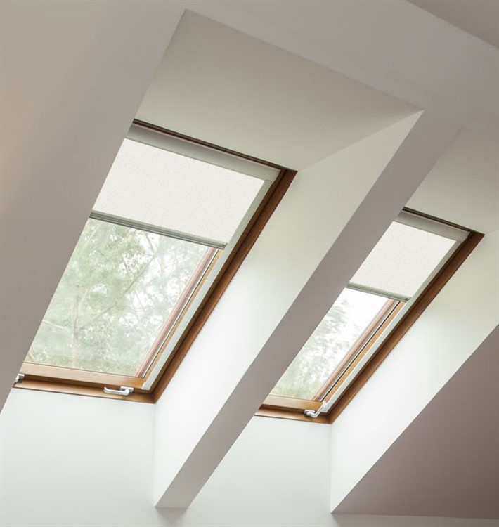 Splashaway Cream Blackout Skylight Blind To Fit Roto Windows