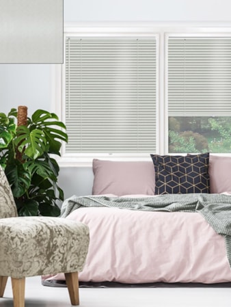 Silver 25mm Perfect Fit Venetian Blind Silver 25mm Perfect Fit Venetian Blind