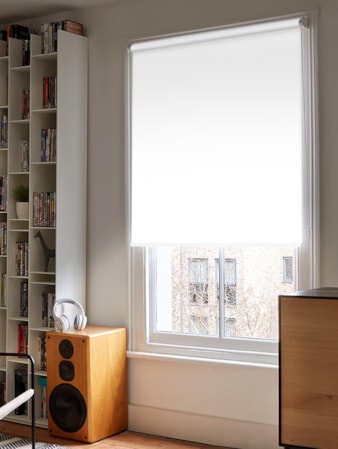 Bright White Blackout Thermal Roller Blind Bright White Blackout Thermal Roller Blind