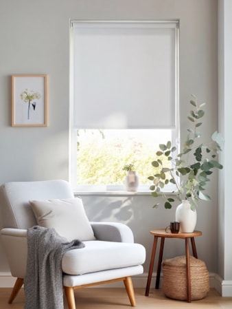 Daisy White Daylight Roller Blind