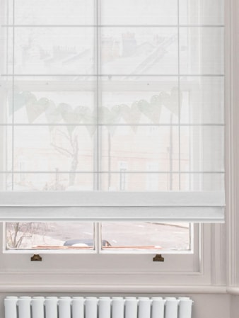 White Sheer Roman Blind White Sheer Roman Blind
