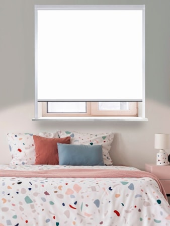 Classic White Total Blackout Roller Blind Classic White Total Blackout Roller Blind