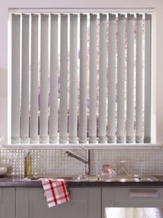 Chrome 89mm Daylight Vertical Blind Chrome 89mm Daylight Vertical Blind