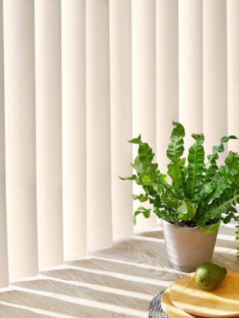 Matte Ivory 89mm Rigid PVC Vertical Blind Replacement Slats Matte Ivory 89mm Rigid PVC Vertical Blind Replacement Slats