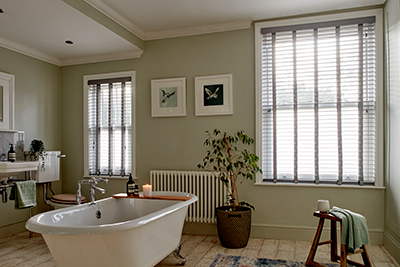 Faux Wood Venetian Blinds for Bathrooms