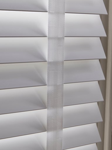 Clean White Faux Wood Venetian Blind With Tapes
