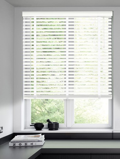 Clean White Faux Wood Venetian Blind With Tapes